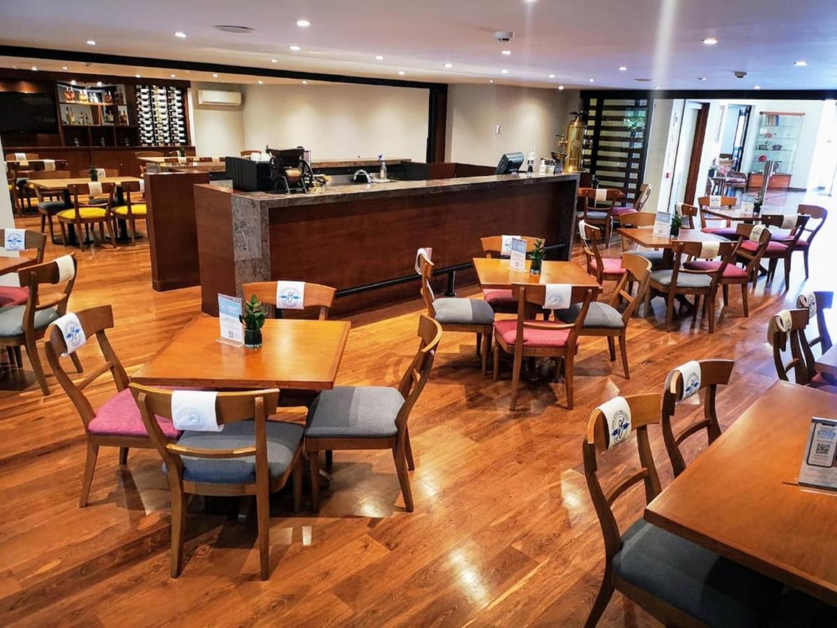 Hotel Estelar Suites Jones Bogota Bagian luar foto