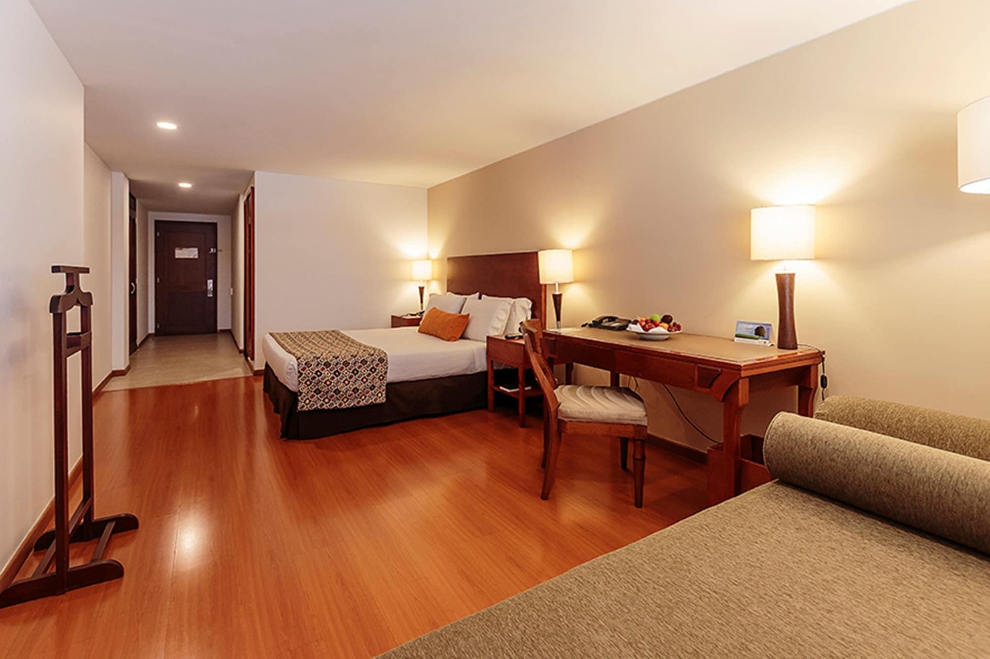 Hotel Estelar Suites Jones Bogota Bagian luar foto