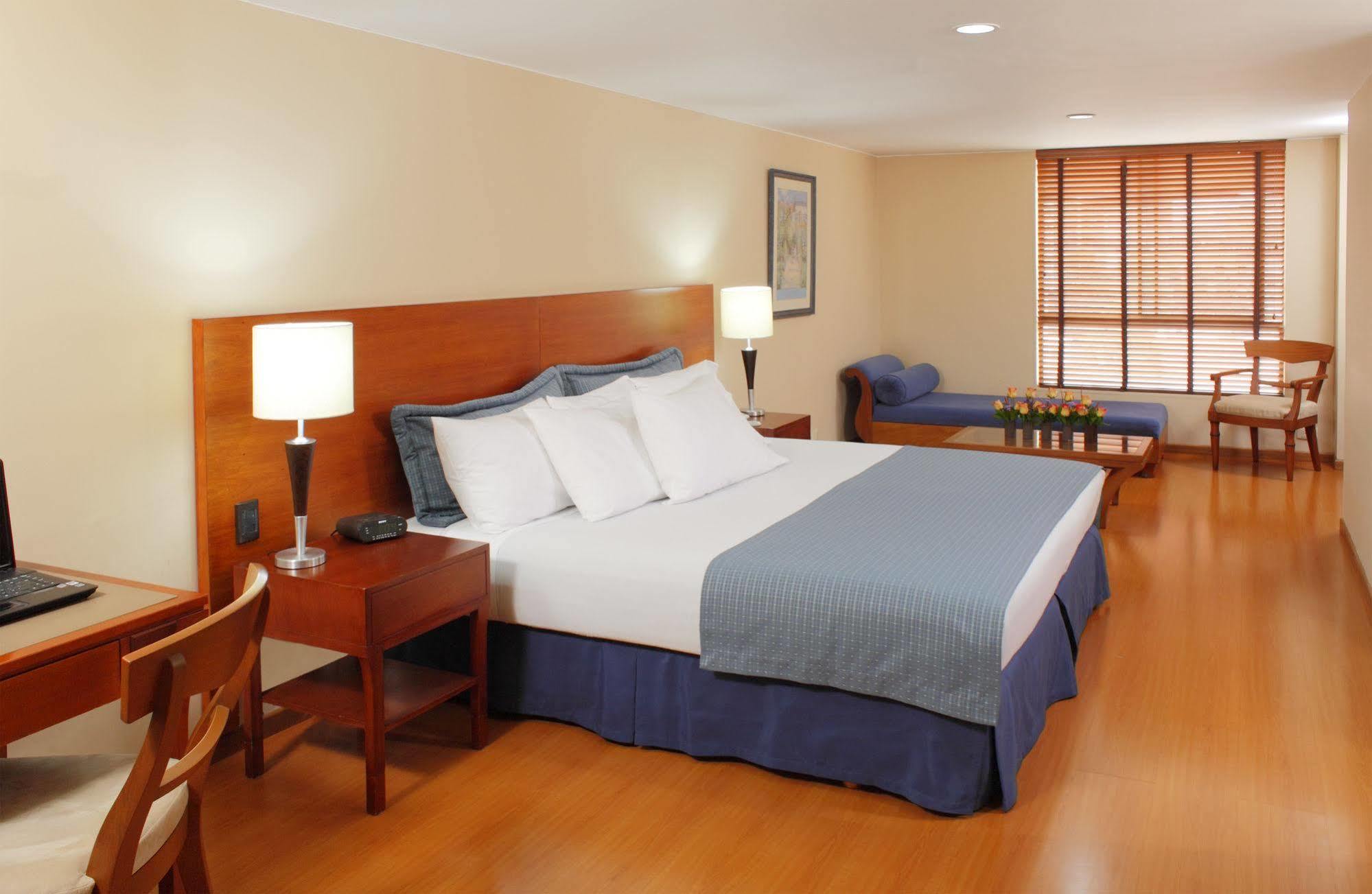 Hotel Estelar Suites Jones Bogota Bagian luar foto