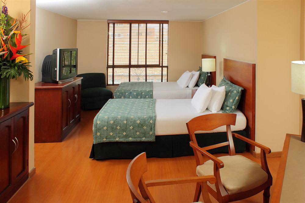 Hotel Estelar Suites Jones Bogota Ruang foto